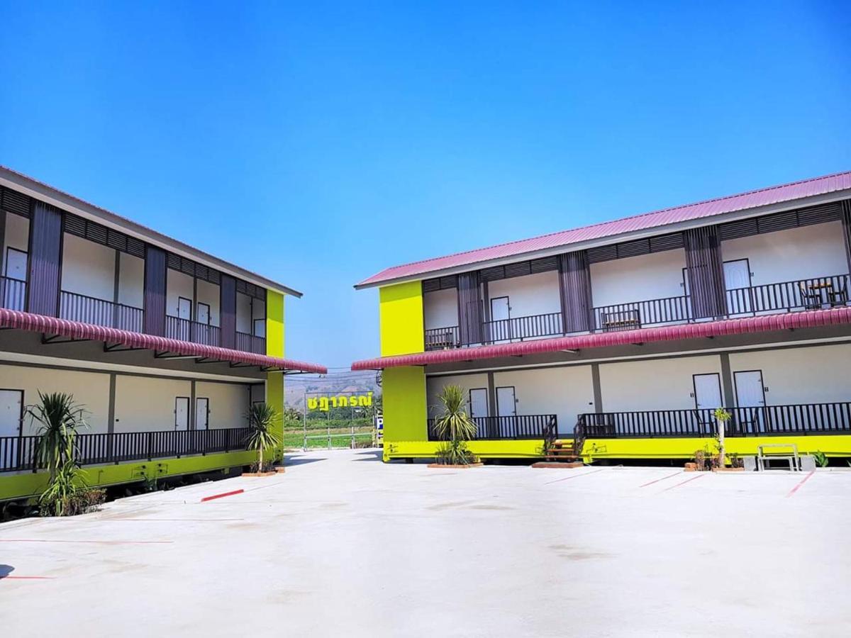 Chadaporn Mae Chaem Hotel Exterior photo