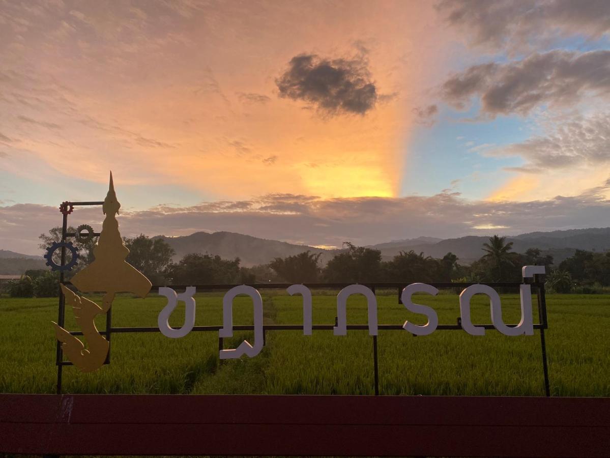 Chadaporn Mae Chaem Hotel Exterior photo